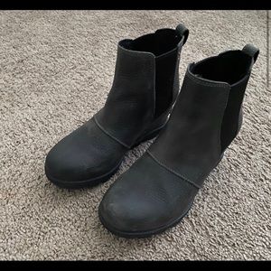 Joan of arch Chelsea boots!